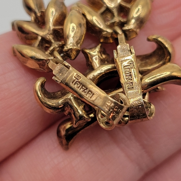 VTG "Crown" Trifari Topaz & Clear Rhinestone Earrings | SIGNED | 1930s - 1940s - Picture 10 of 12